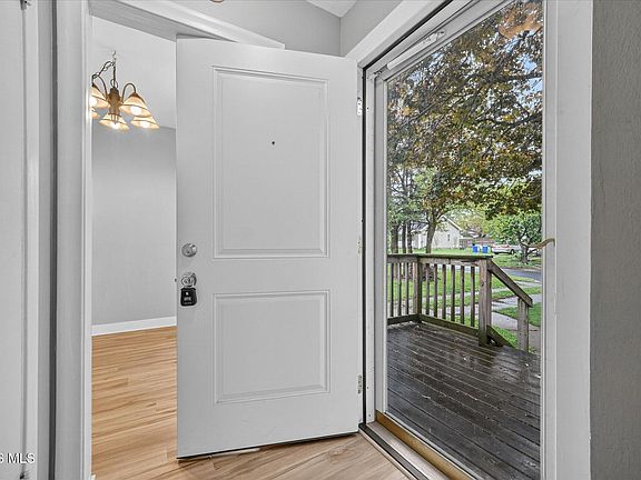4th image of 2120 Marlow Rd