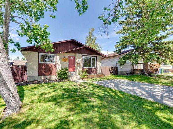 727 SE Ranchview Cir NW, Calgary, AB T3G 1A9