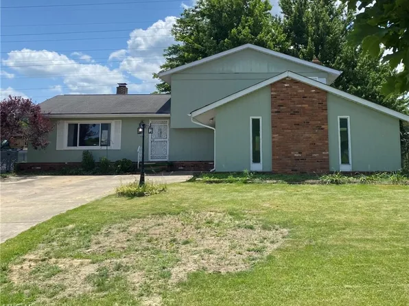 13911 Bennington Blvd, Middleburg Heights, OH 44130