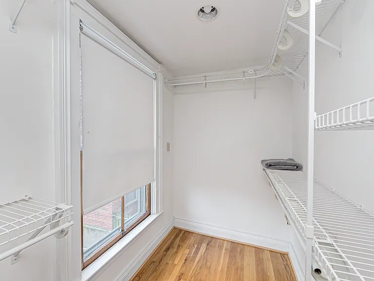 237 E Saint Joseph St — Photo 19