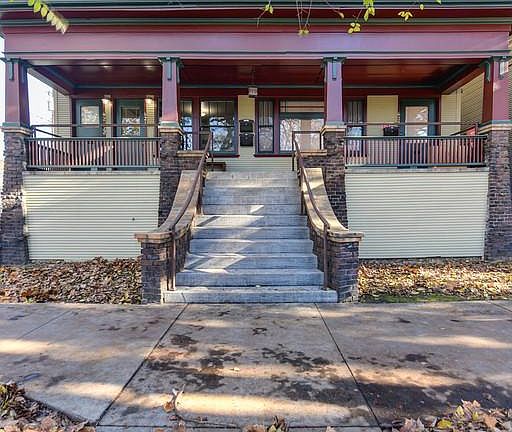 2nd image of 621 15th St #621