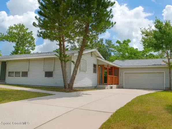 581 Borraclough Ave NW, Palm Bay, FL 32907
