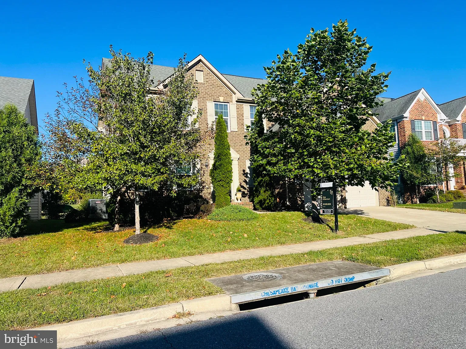 6 bed, 4.0 bath, 4288 sqft, $4,500 — Photo 1