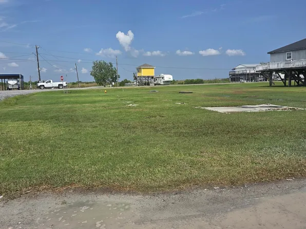 7240 Shoreline Dr, Chauvin, LA 70344