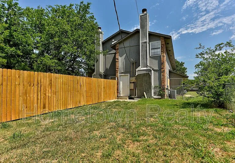 310 NW 118th St — Photo 41