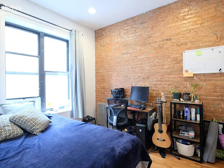 744 9th Ave #5R — Photo 9