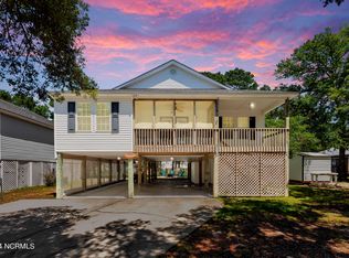 102 NE 30th St, Oak Island, NC 28465