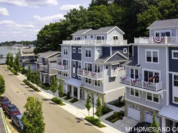 2380 Sunset Walk, Macatawa, MI 49434