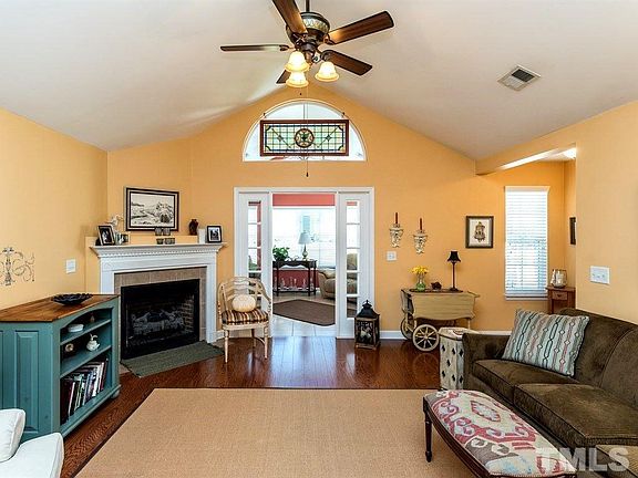 2nd image of 206 Faith Dr #206