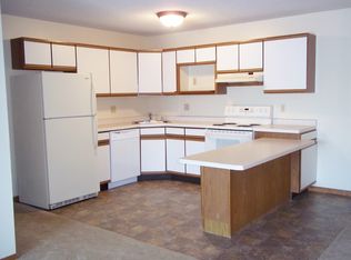 400 Gillette St APT 215, La Crosse, WI 54603