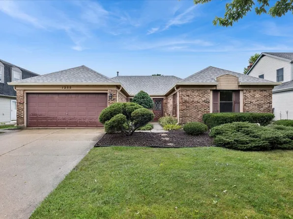 1255 John Dr, Hoffman Estates, IL 60169