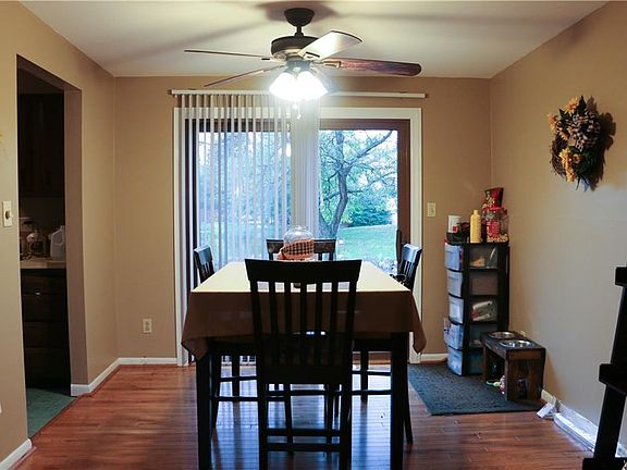 4th image of 208 Charlesgate Cir