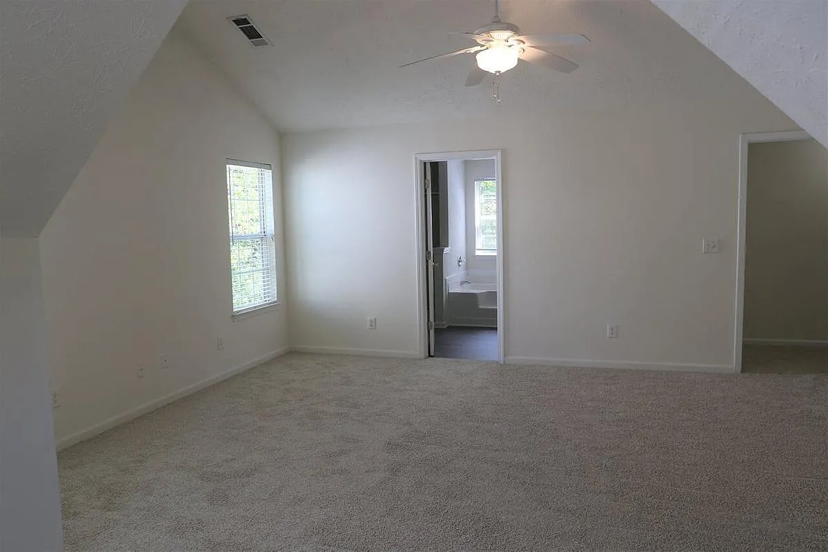 831 Sugar Oak Ln — Photo 4