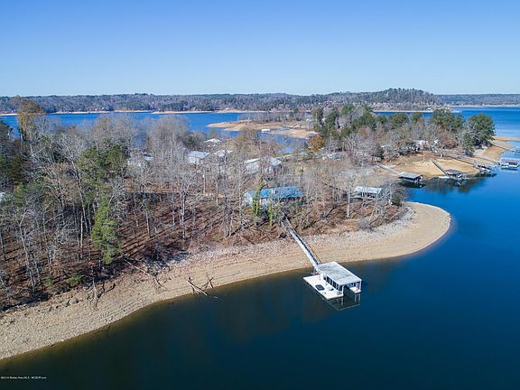 Image 5: Large Waterfront