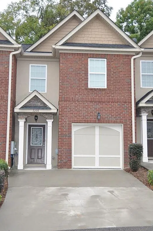 Beautiful Townhome in Augusta — Photo 1