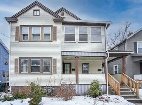 50 Howes St, Springfield, MA