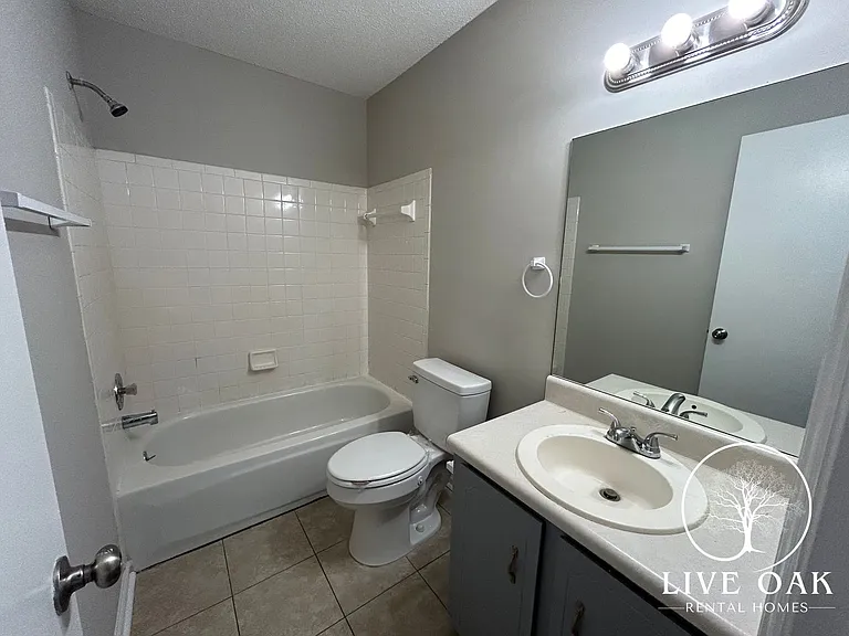 904 Willowbrook Dr — Photo 11