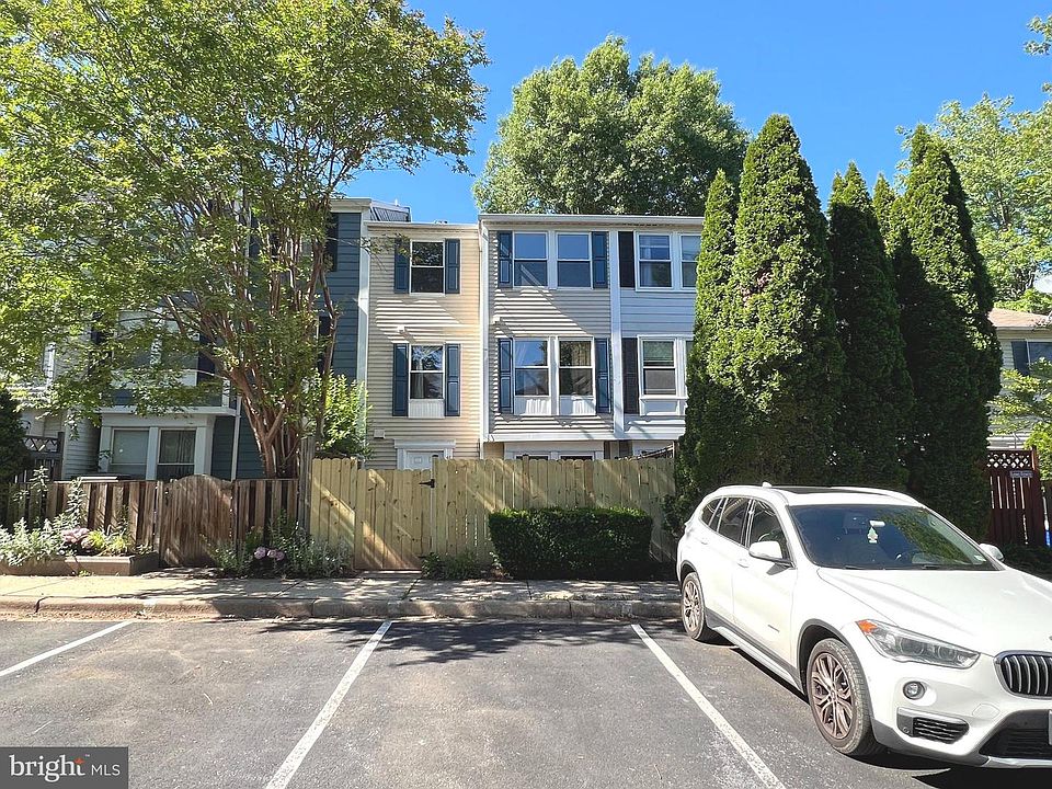 1st image of 48 Whitechurch Ct