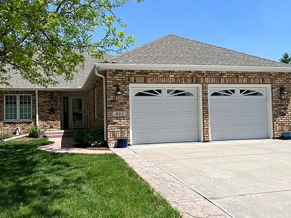 821 Crane Ct, North Platte, NE 69101