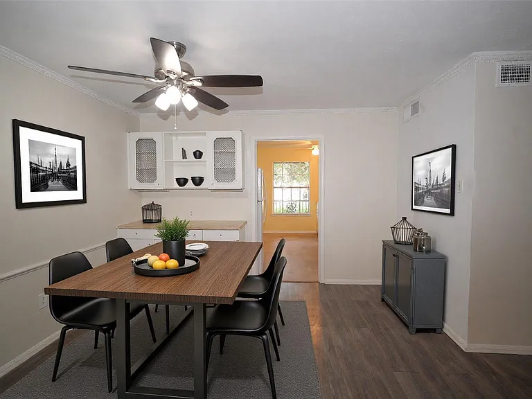 7600 Burgoyne Rd #250 — Photo 2