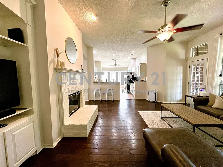 11413 Huntington Rd — Photo 12