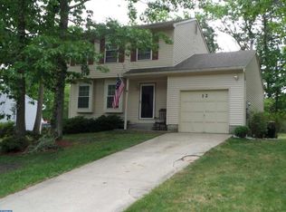 12 Saint Moritz Dr, Sicklerville, NJ 08081