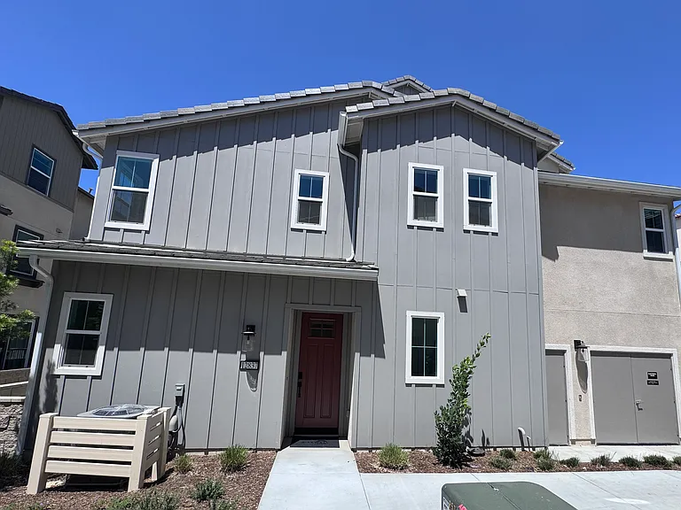 12837 Auburn Dr — Photo 2