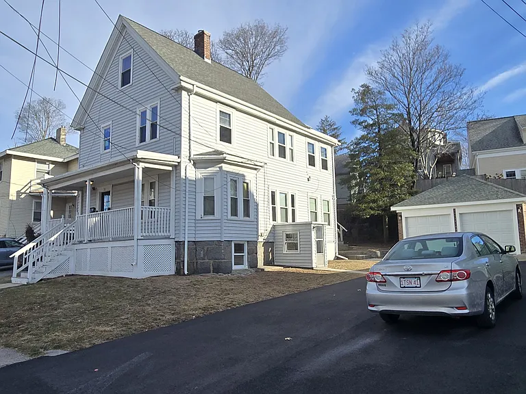 160 Elm St #B — Photo 7