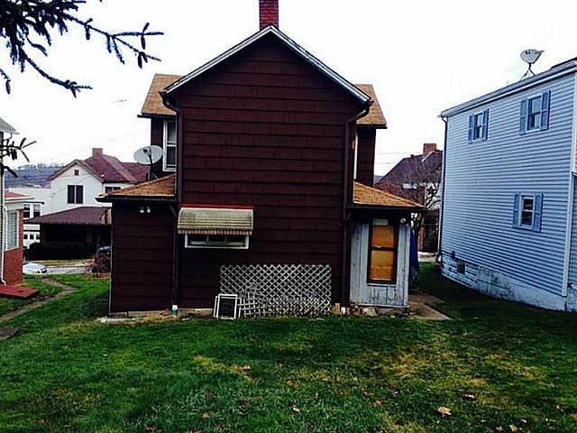 2nd image of 509 Emerson St