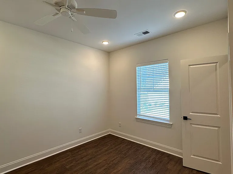 636 Cottage Grove Cir #1 — Photo 14