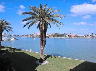 868 Bayway Blvd APT 304, Clearwater, FL 33767
