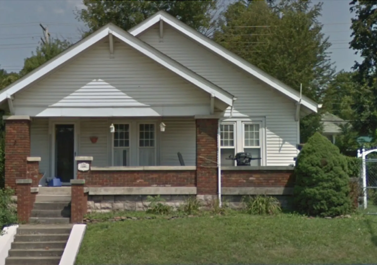 Spacious 3 BD/2 BA home by Bryan Park! — Photo 2