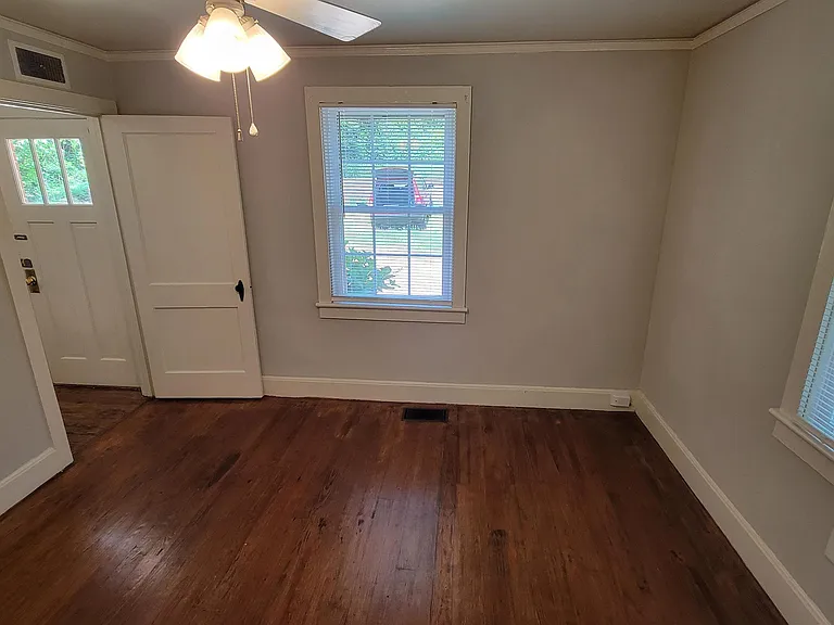 307 Jennings Ave #1 — Photo 3