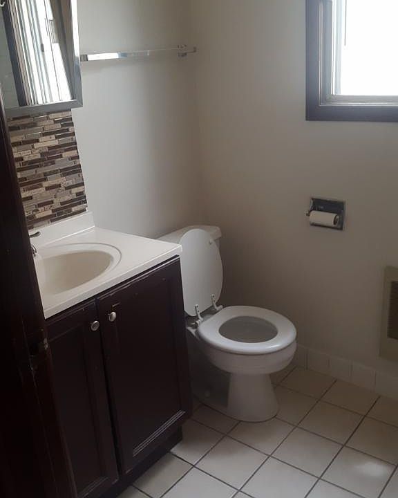 2nd image of 10601 Parkside Ave