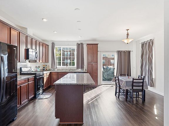 5th image of 10208 Egret Ct