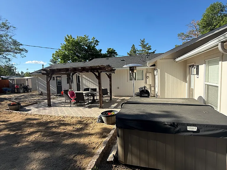 2715 Knob Hill Dr — Photo 14
