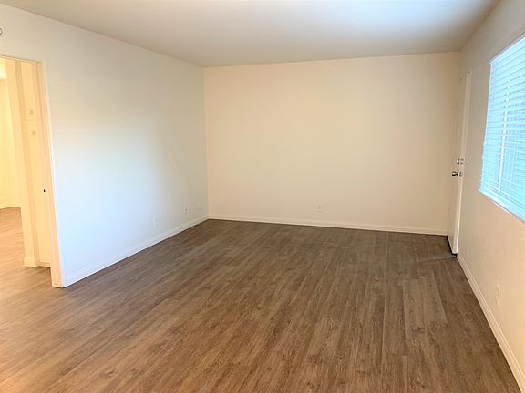 5th image of 336 Claydelle Ave APT 6