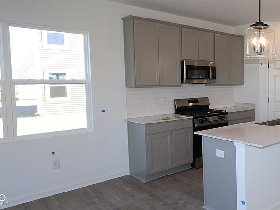 5th image of 2301 William Garrett Way