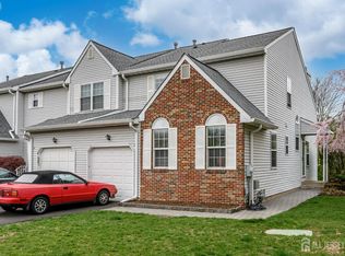 2 Crockett Ln, Ewing, NJ 08628
