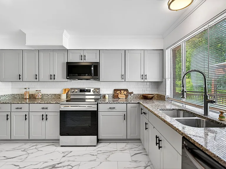 6450 Hadden Bay Dr — Photo 10