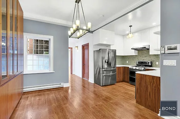 Rented by Bond New York | media 23