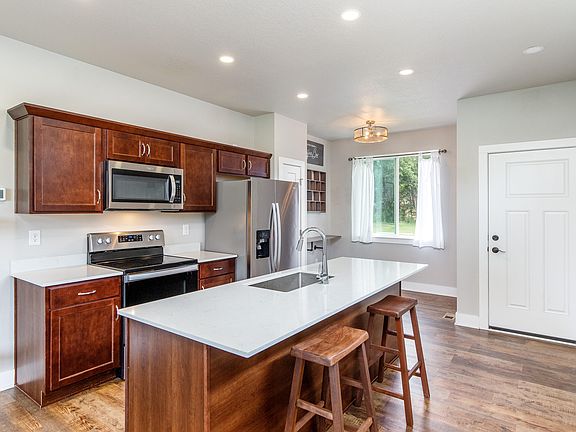 5th image of 102 Destiny Dr