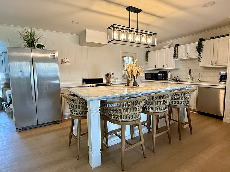 208 E McKinley St — Photo 4