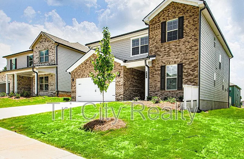 4 bed, 3.5 bath, 2900 sqft, $3,400 — Photo 2