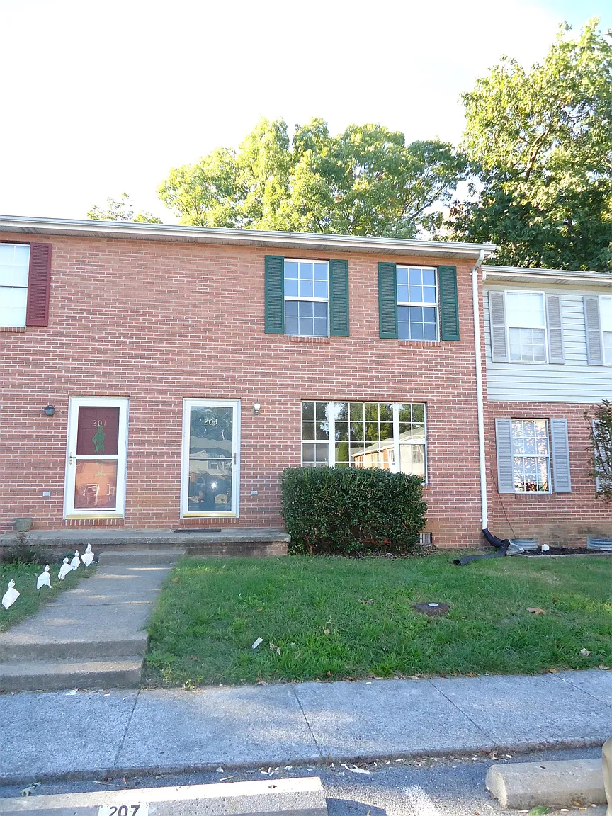 203 Buckingham Dr photo 1