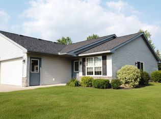 1548A Gunston Dr, New Richmond, WI 54017