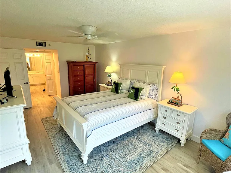 606 Shorewood Dr #C303 — Photo 17