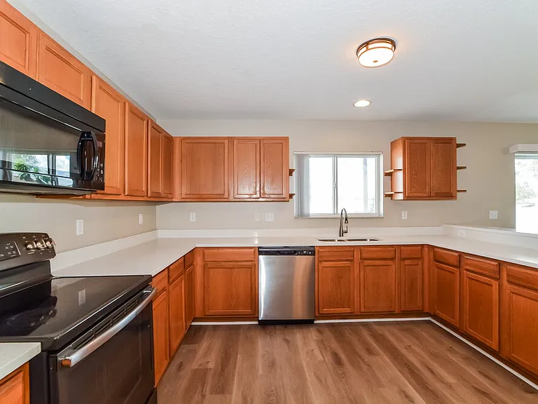 4729 Barbados Loop — Photo 7