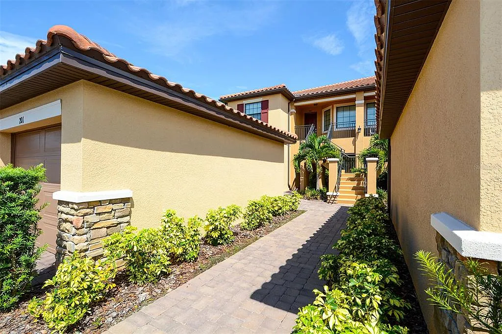 2 bed, 2.0 bath, 1528 sqft, $6,500 — Photo 3