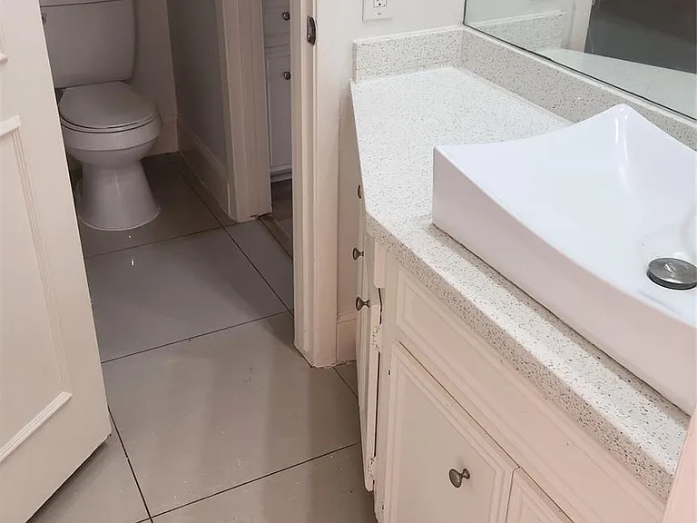 2127 Manor Green Dr — Photo 22